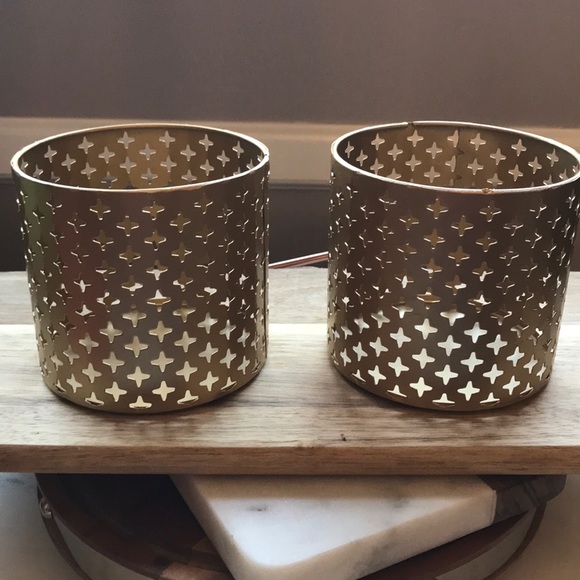 Set of 2 Gold Hurricane Candleholders - Picture 3 of 4